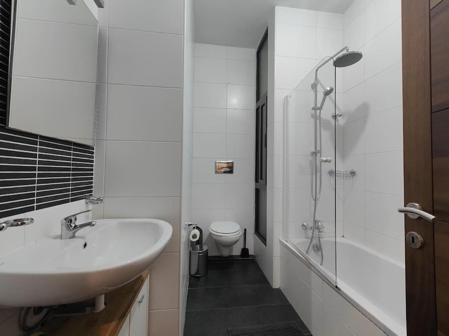 Apartment 2 Bedroom Found In A Great Location Saint Julian's