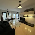 2 Bedroom Apartment Found In A Great Location