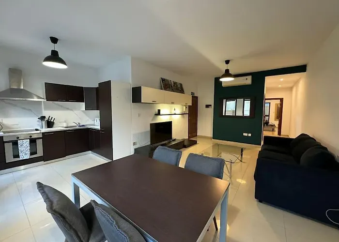 2 Bedroom Apartment Found In A Great Location